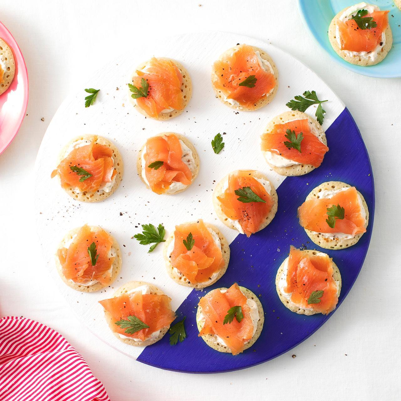 M&S Scottish 20 Mini Smoked Salmon Blinis