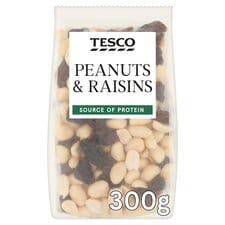 Tesco Peanuts And Raisins 300G