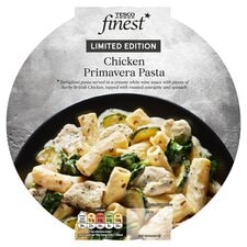 Tesco Finest Chicken Primavera Pasta 375G