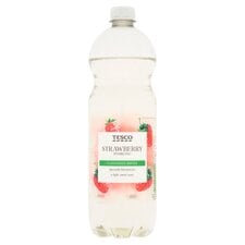 Tesco Strawberry Sparkling Flavoured Water 1 Litre