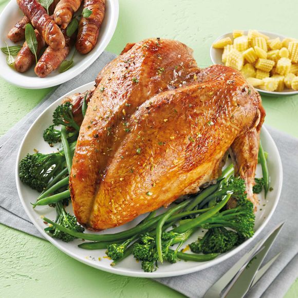 Ashfields British Turkey Crown Small With Prime Wings Typically 1.445kg