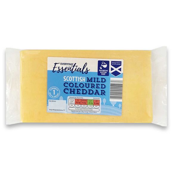 Everyday Essentials Scottish Mild Coloured Cheddar 900g