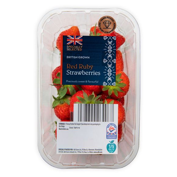 Specially Selected Strawberries 400g