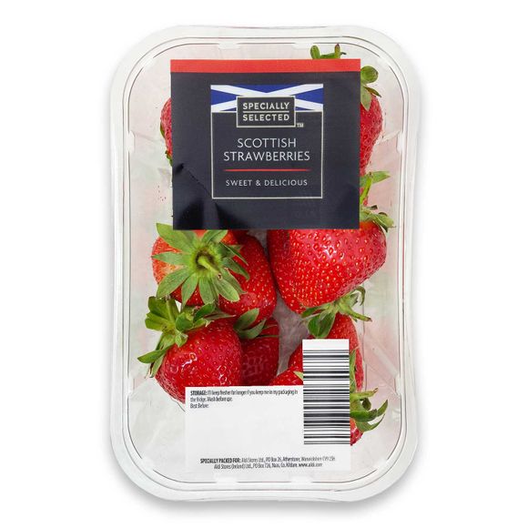 Specially Selected Strawberries 400g