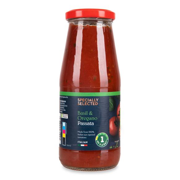 Specially Selected Tomato Passata Rustica With Basil & Oregano 430g