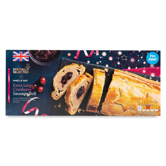 Specially Selected Sweet & Tart Extra Large Cranberry Sausage Roll 700g