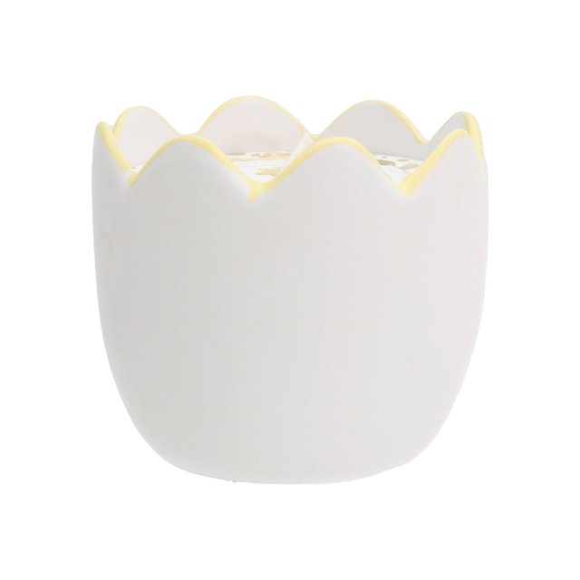 Nutmeg Home Ceramic Candle With Scalloped Edge 